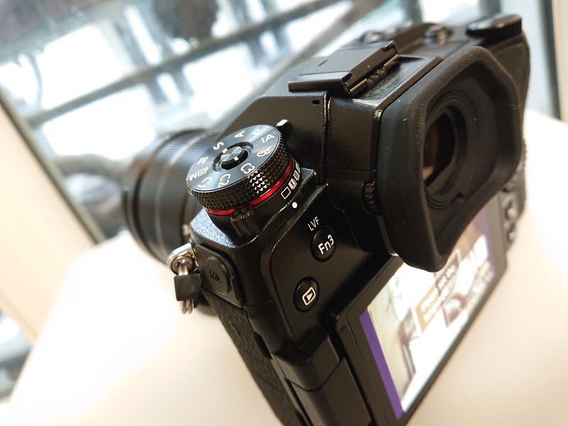 Между тем, вот галерея примеров фотографий Sony Xperia XZ2 :